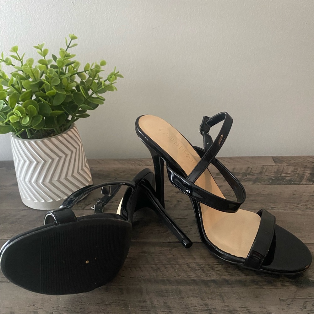 Black patent heels sandals size 7.5 only worn once - Picture 3 of 3